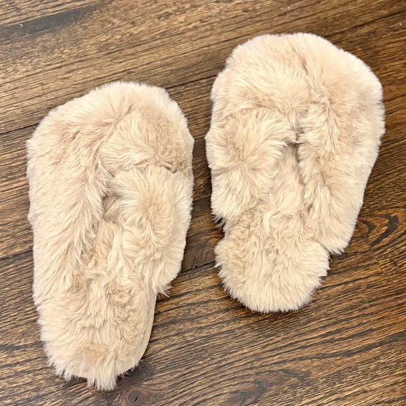 Faux Fur Slipper Bundle Set of 2, Size 5 - 6 - Picture 5 of 12
